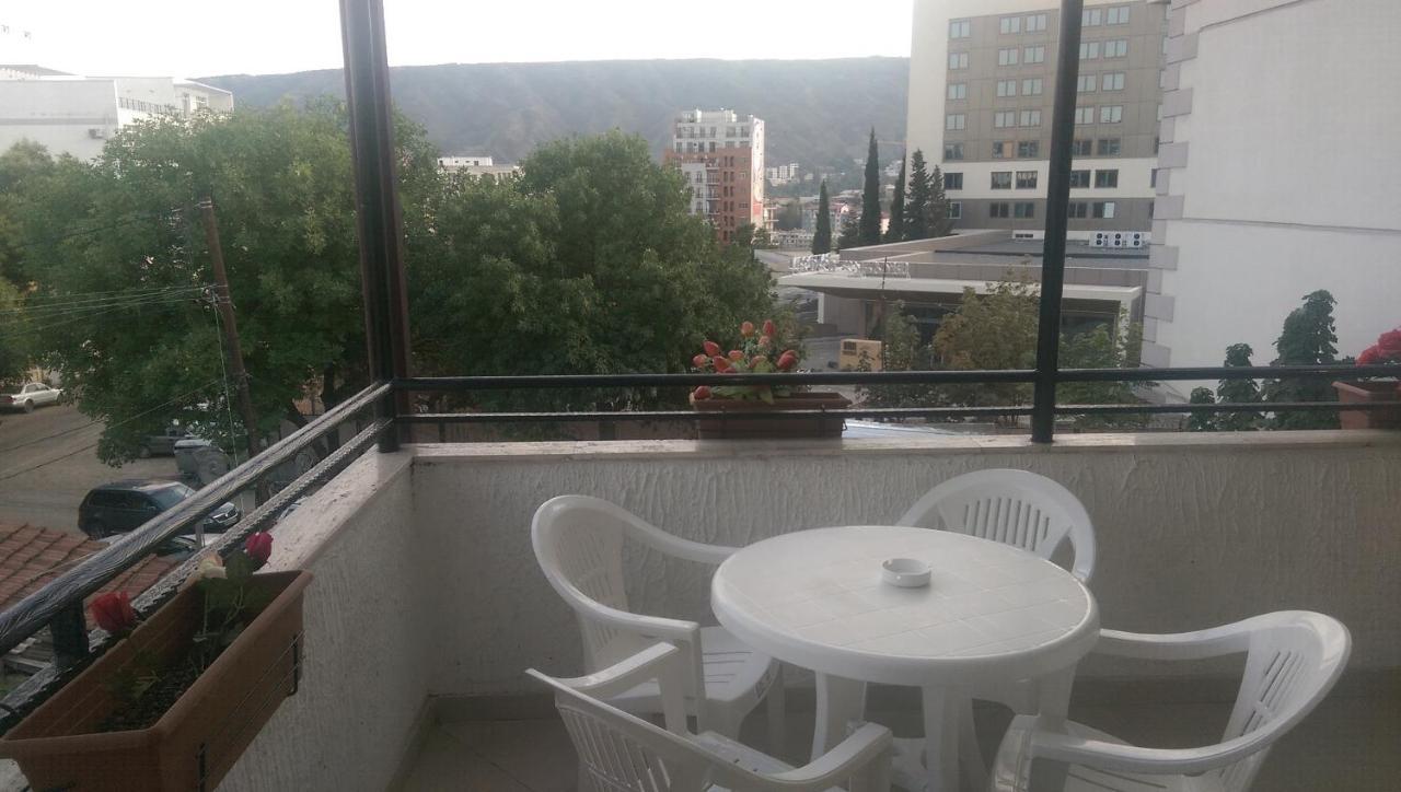 Gng Apartment Tbilisi Bagian luar foto