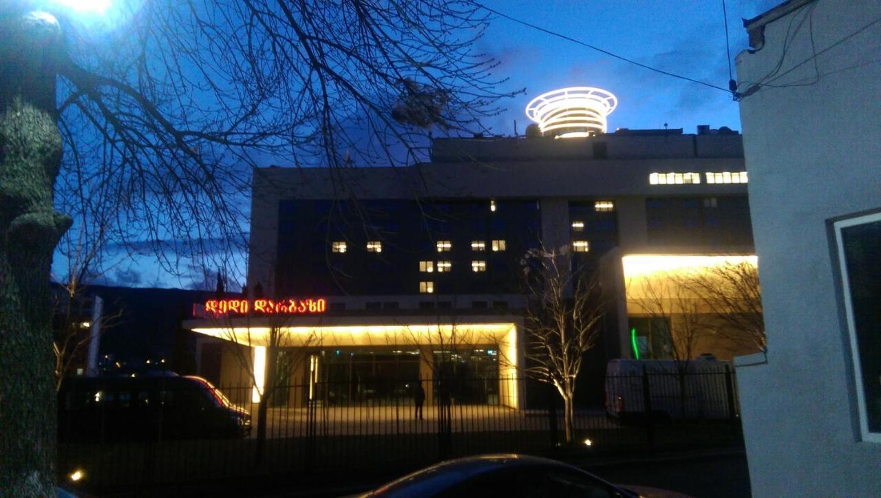 Gng Apartment Tbilisi Bagian luar foto